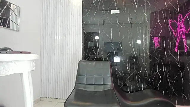 Nini Beyker online show from 12.19.25