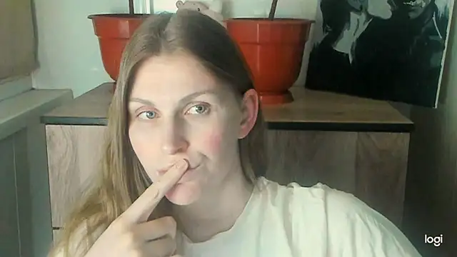 JuliaMuuun online show from 05.11.26