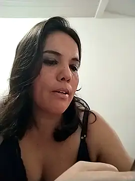 Bellapotencia1985 online show from 11.20.25