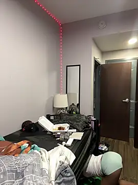 Snapshot of TumieSupreme chatting on 09.11.25 TumieSupreme online show from 09.11.25