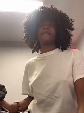 Snapshot of TumieSupreme chatting on 10.21.25 TumieSupreme online show from 10.21.25