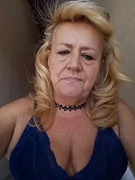 Belladama61 online show from 09.17.25