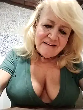 Snapshot of Belladama61 chatting on 04.19.26 Belladama61 online show from 04.19.26