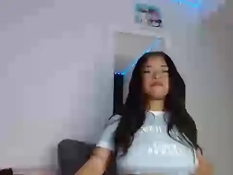 Snapshot of reina_reina chatting on 09.15.25 reina reina online show from 09.15.25