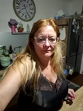 Misspapillon1840 online show from 11.28.25