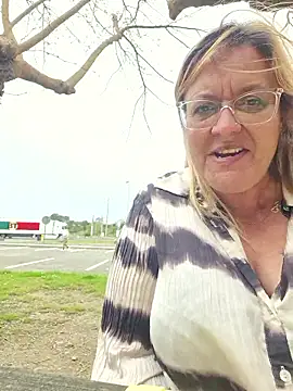 Misspapillon1840 online show from 04.03.26