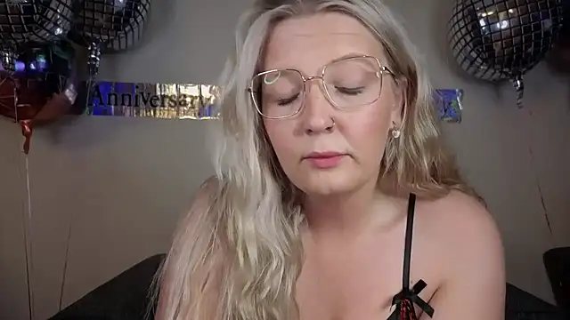 Daisyxoxo  online show from 09.20.25