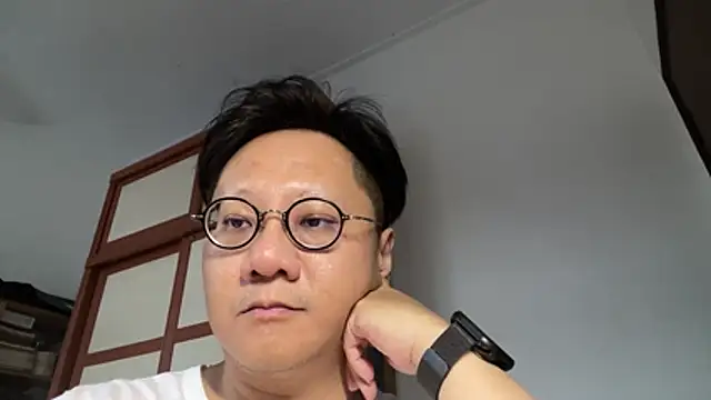 Snapshot of invention2025 chatting on 02.17.26 invention2025 online show from 02.17.26
