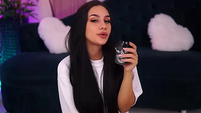 NinaSolenne online show from 11.23.25