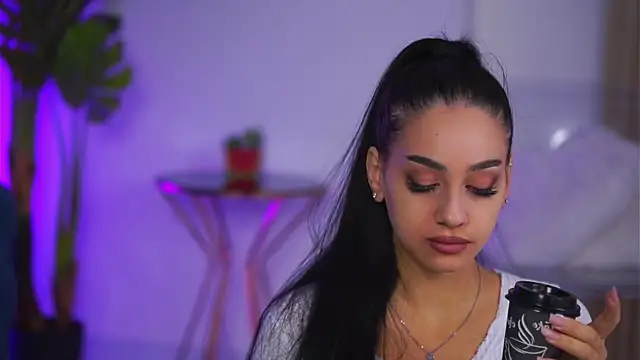 NinaSolenne online show from 12.03.25