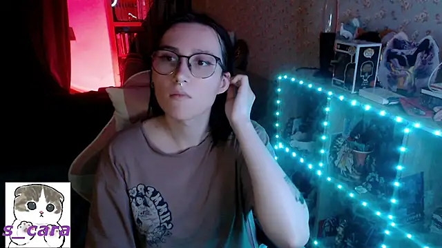 Snapshot of s_cara chatting on 09.12.25 s cara online show from 09.12.25