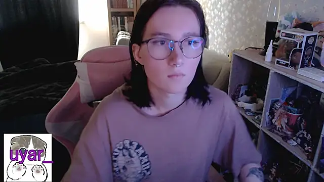 Snapshot of s_cara chatting on 09.14.25 s cara online show from 09.14.25