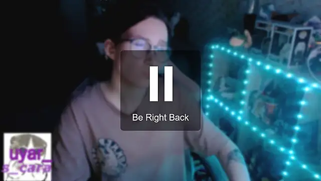 Snapshot of s_cara chatting on 09.21.25 s cara online show from 09.21.25