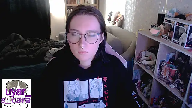 Snapshot of s_cara chatting on 09.25.25 s cara online show from 09.25.25