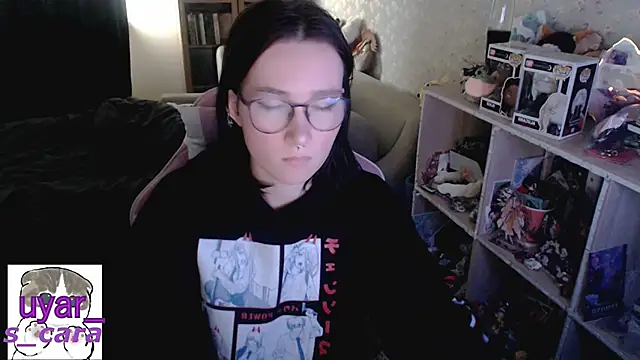 Snapshot of s_cara chatting on 09.26.25 s cara online show from 09.26.25