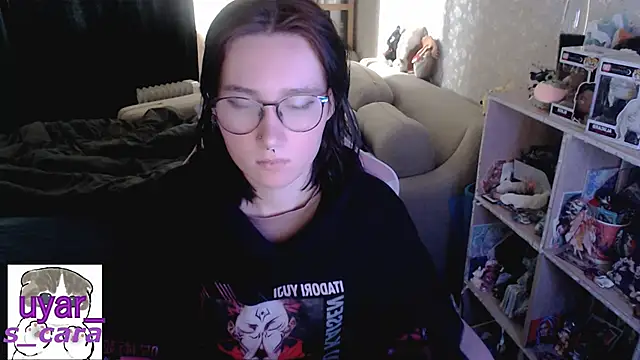 Snapshot of s_cara chatting on 09.27.25 s cara online show from 09.27.25