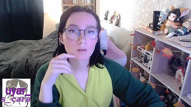 Snapshot of s_cara chatting on 10.07.25 s cara online show from 10.07.25