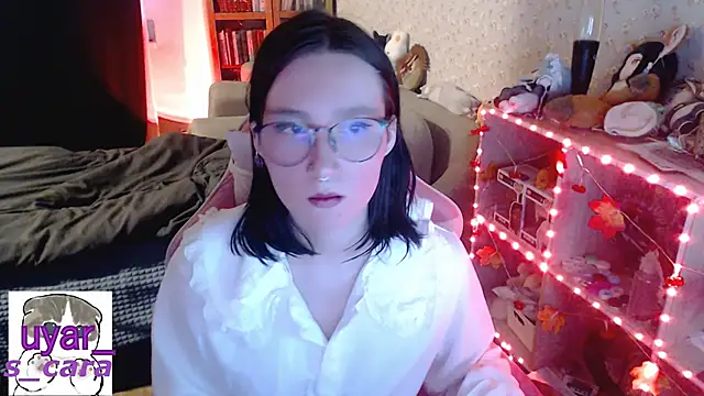 Snapshot of s_cara chatting on 10.27.25 s cara online show from 10.27.25