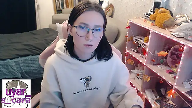 Snapshot of s_cara chatting on 11.07.25 s cara online show from 11.07.25