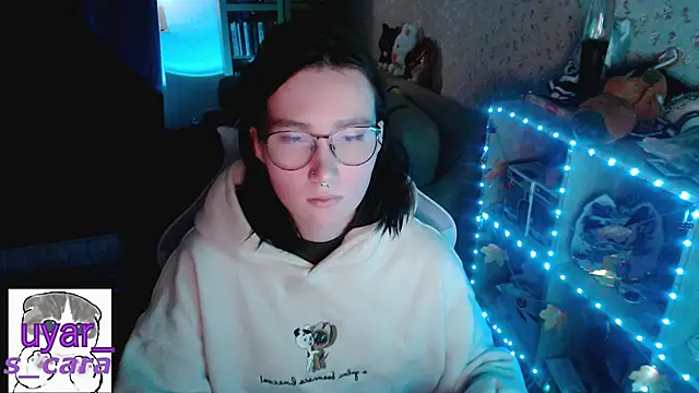 Snapshot of s_cara chatting on 11.09.25 s cara online show from 11.09.25