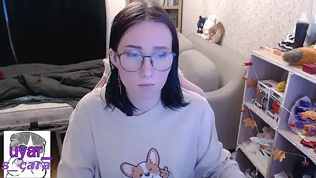 Snapshot of s_cara chatting on 11.21.25 s cara online show from 11.21.25