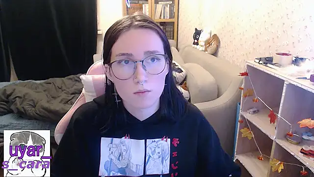 Snapshot of s_cara chatting on 11.28.25 s cara online show from 11.28.25