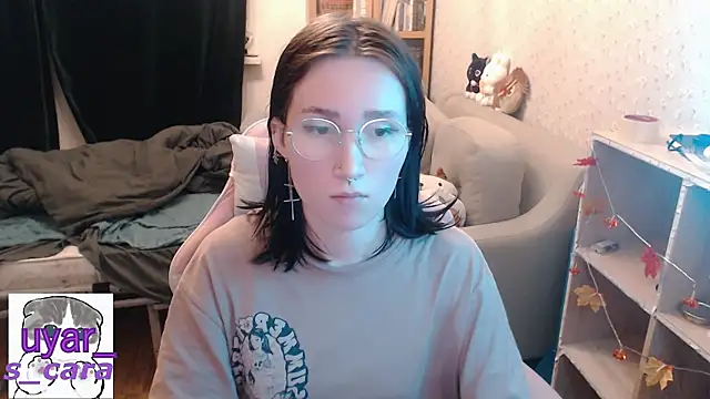 Snapshot of s_cara chatting on 12.04.25 s cara online show from 12.04.25