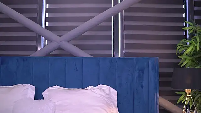 MillaSerene online show from 10.02.25