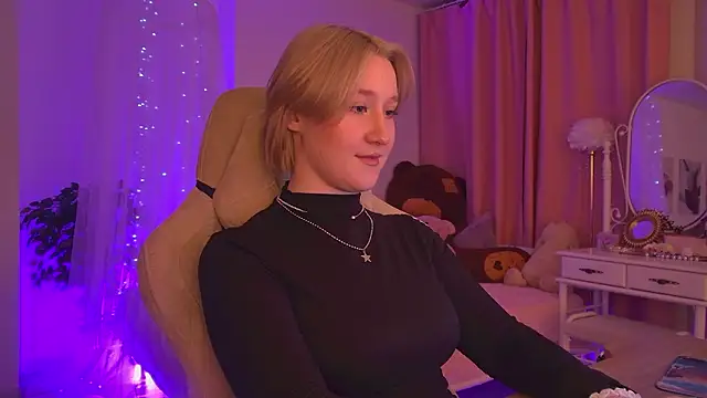 Snapshot of CinBellamy chatting on 02.05.26 CinBellamy online show from 02.05.26