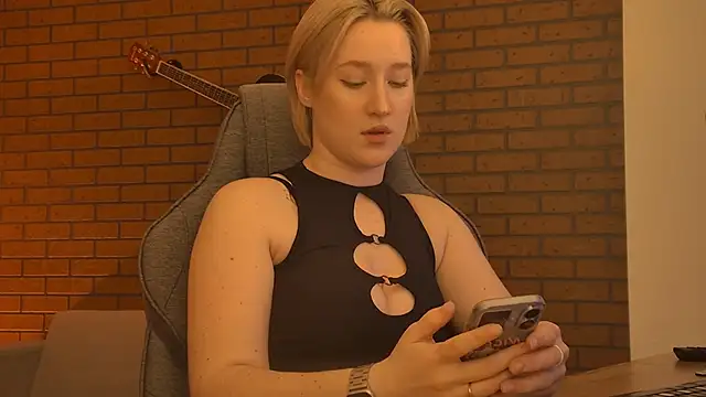 Snapshot of CinBellamy chatting on 02.15.26 CinBellamy online show from 02.15.26