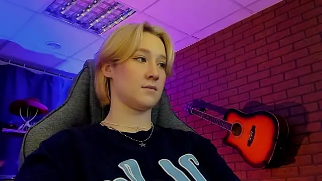 Snapshot of CinBellamy chatting on 02.27.26 CinBellamy online show from 02.27.26