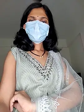 Shivani2002 online show from 04.12.26