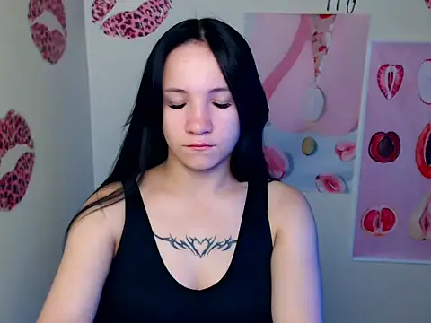 Snapshot of Em7MaA chatting on 09.12.25 Em7MaA online show from 09.12.25