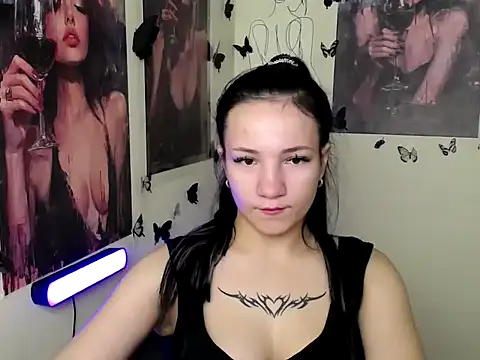 Snapshot of Em7MaA chatting on 10.19.25 Em7MaA online show from 10.19.25