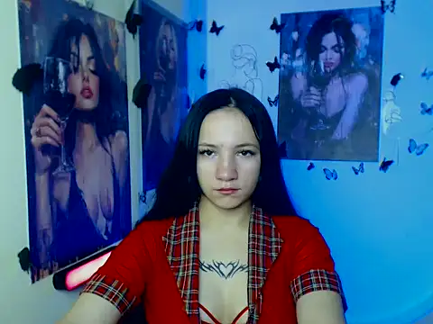 Snapshot of Em7MaA chatting on 10.31.25 Em7MaA online show from 10.31.25