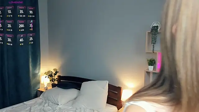 IsaVesco online show from 09.28.25