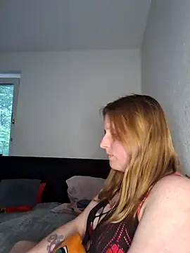 Snapshot of Nadja37 chatting on 05.20.26 Nadja37 online show from 05.20.26