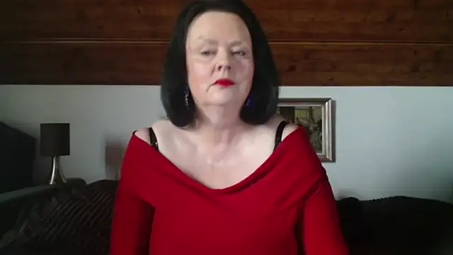 Snapshot of TiffanyMature chatting on 10.09.25 TiffanyMature online show from 10.09.25