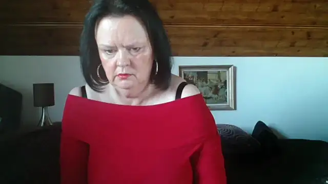 Snapshot of TiffanyMature chatting on 10.19.25 TiffanyMature online show from 10.19.25