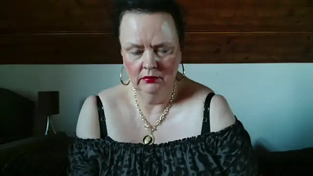 Snapshot of TiffanyMature chatting on 11.07.25 TiffanyMature online show from 11.07.25