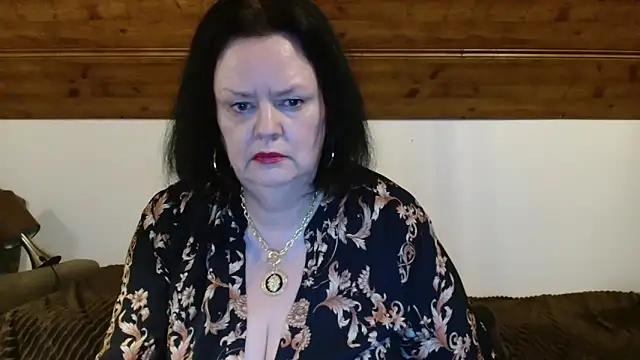 Snapshot of TiffanyMature chatting on 11.08.25 TiffanyMature online show from 11.08.25