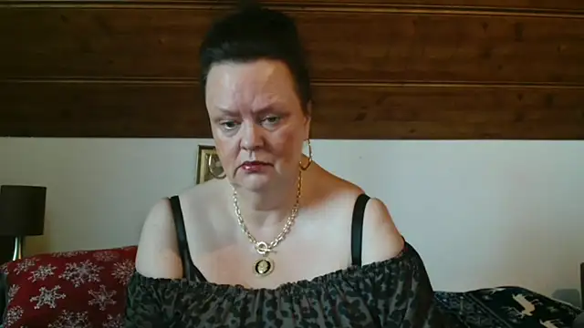 Snapshot of TiffanyMature chatting on 11.29.25 TiffanyMature online show from 11.29.25