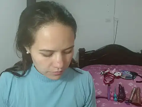 Snapshot of yarafuckass chatting on 10.17.25 yarafuckass online show from 10.17.25