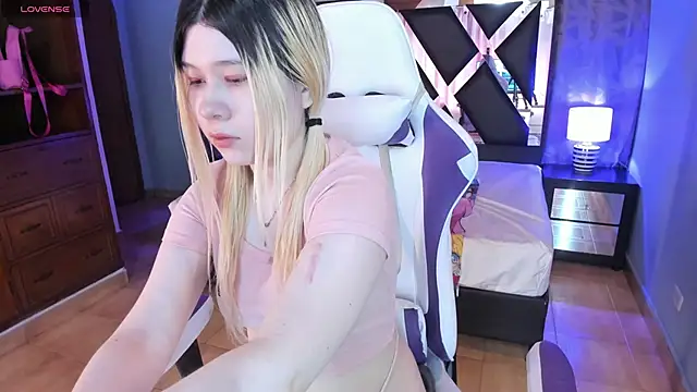 Melody Lolii online show from 10.10.25