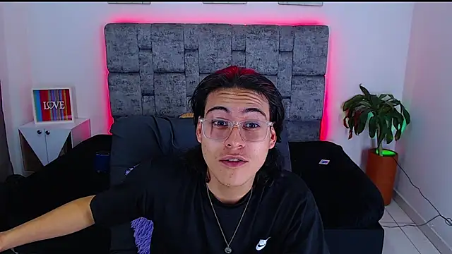 dirty model online show from 10.04.25