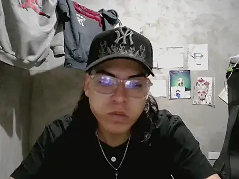 Snapshot of dirty_model chatting on 04.19.26 dirty model online show from 04.19.26