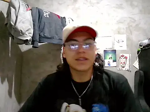Snapshot of dirty_model chatting on 04.22.26 dirty model online show from 04.22.26