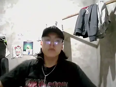 Snapshot of dirty_model chatting on 04.26.26 dirty model online show from 04.26.26