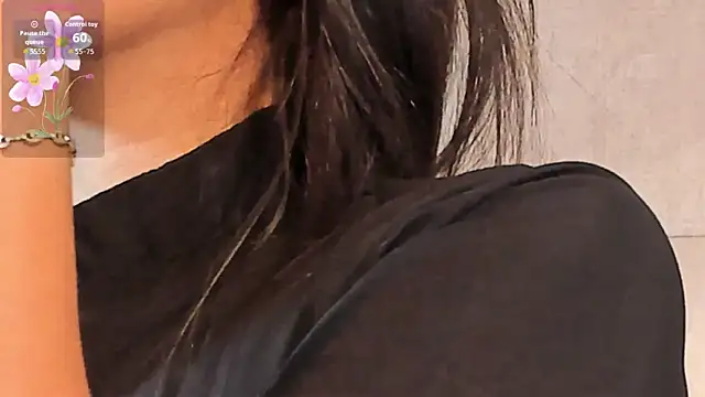 VioletHilton online show from 11.20.25