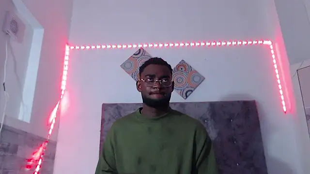 Snapshot of eebony_stallion chatting on 07.17.26 eebony stallion online show from 07.17.26